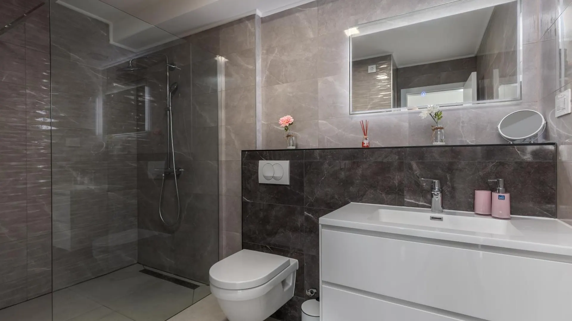 Spacious Pool Apartment Crikvenica - Happy Rentals Croatia