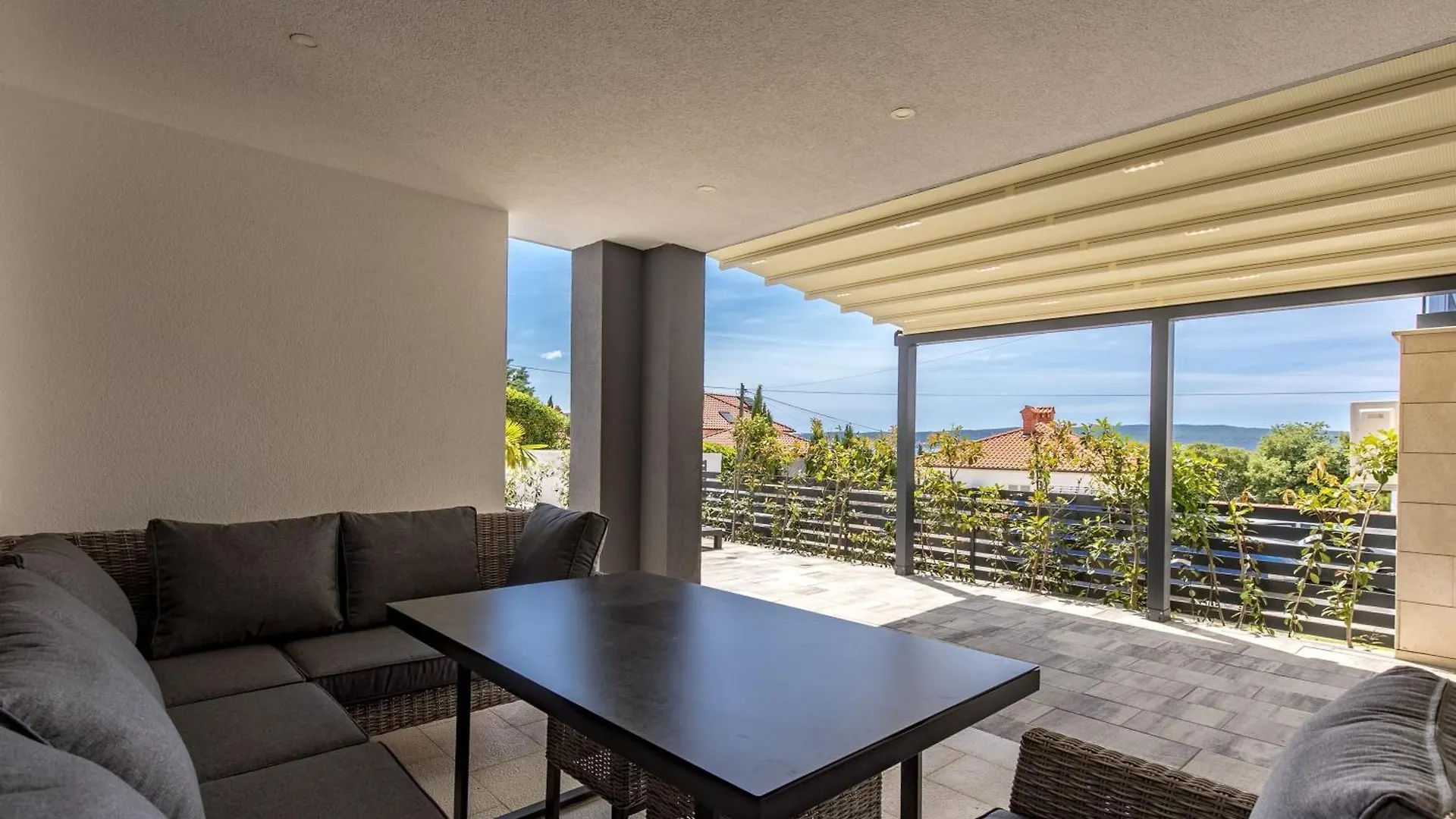 Spacious Pool Apartment Crikvenica - Happy Rentals